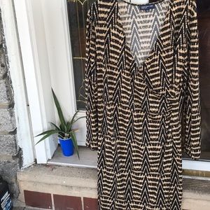 A Jones of NY finest. Forever stylish flowing garment